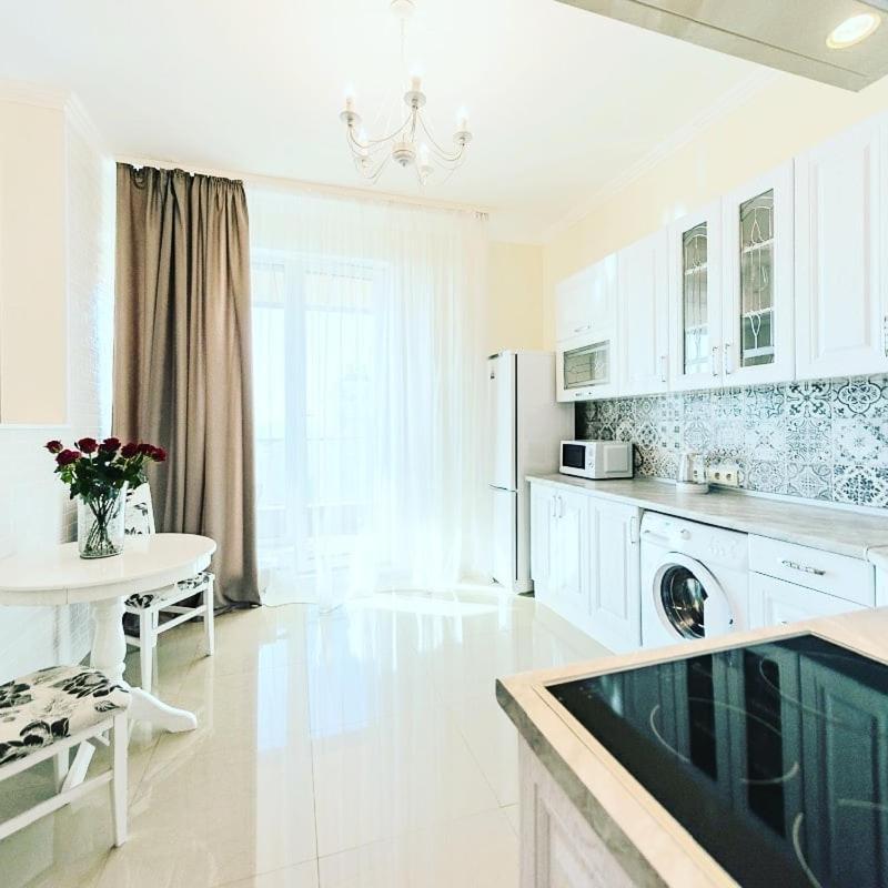1 Room 60M2 Center Of Obolon Near River Side. With Terrace. 22 Floor Kiev Luaran gambar